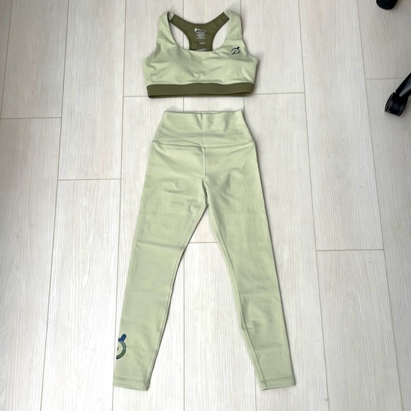 Peleton light green workout matching set 🏋️ - Picture 1 of 8